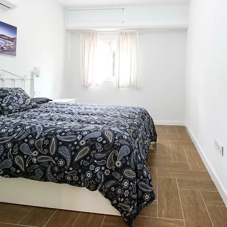 Apartment Palacios 6, Nuevo, Playa, Barrio Tranquilo, Todos Servicios, Pa Malaga