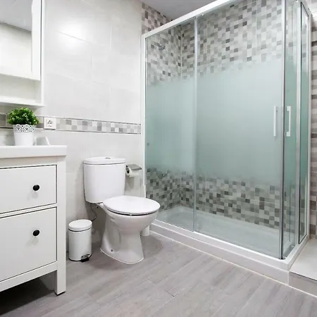Palacios 6, Nuevo, Playa, Barrio Tranquilo, Todos Servicios, Pa Malaga