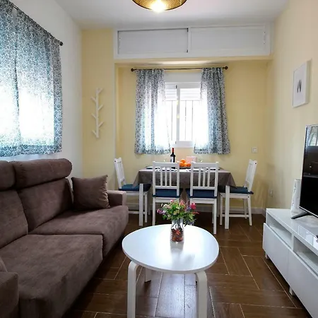 Palacios 6, Nuevo, Playa, Barrio Tranquilo, Todos Servicios, Pa דירה *